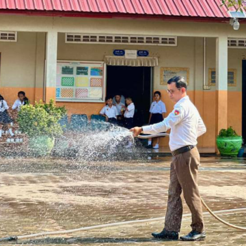 អាកាសធាតុក្ដៅខ្លាំង ក្រសួងអប់រំ ណែនាំឲ្យកែ​សម្រួលម៉ោងរៀន កុំឲ្យប៉ះពាល់សុខភាពសិស្ស