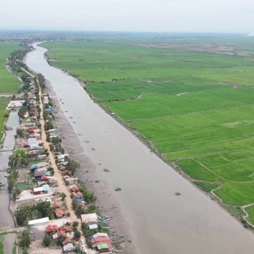 ក្រុមហ៊ុនជីប ម៉ុង កំពុងប្រើប្រាស់ប្រឡាយ៩៨ ដឹកគ្រឿងសំណង់ពីវៀតណាម មកកម្ពុជា