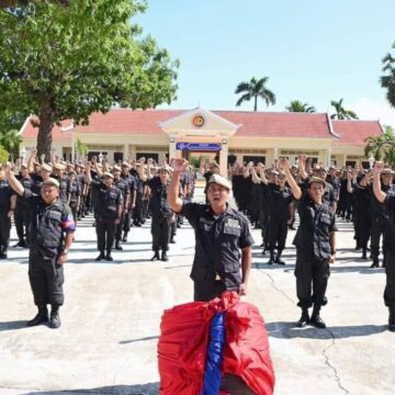 ឧត្តមសេនីយ៍ត្រី ថន តារា ដឹកនាំនាយទាហានបញ្ជាការដ្ឋានជាតិកម្លាំងពិសេសប្រឆាំងភេរវកម្ម អបអរសាទរការបើកការដ្ឋានសាង់សង «ព្រែកជីកហ្វូណនតេជោ»