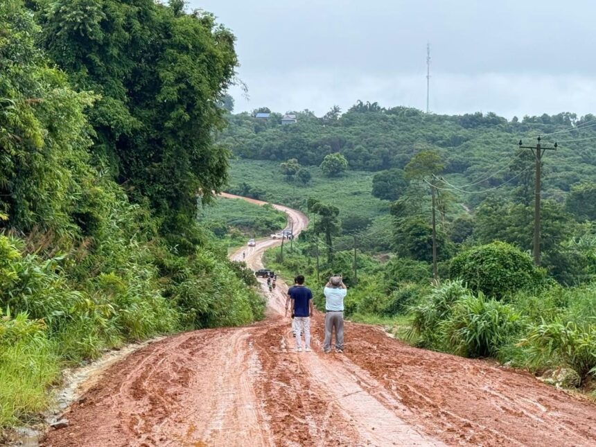 ក្រុមហ៊ុនចិន ចុះពិនិត្យផ្លូវខ្សែបន្ទាត់ព្រំដែន ត្រៀមចាប់ផ្តើមសាងសង់តភ្ជាប់ខ្សែផ្លូវទៅកាន់តំបន់កន្ទុយនាគ