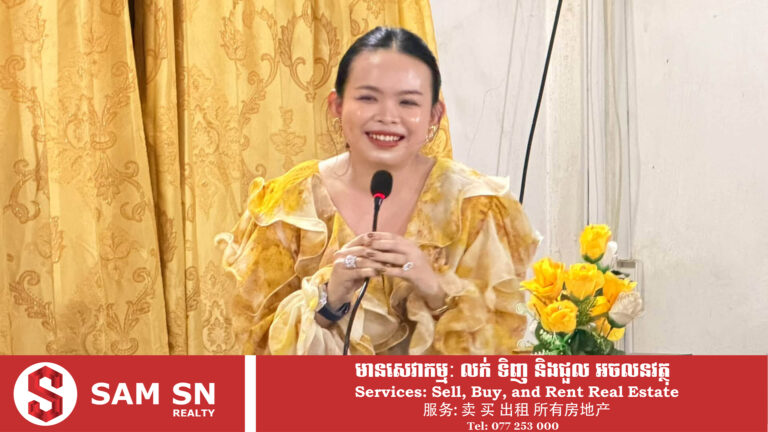 ថៅកែប្រេន Miss Sunflower នាំយកម៉ូតូ/កុំព្យូទ័រ Mac book ទៅប្រគល់ដល់ដៃសិស្សប្រុសស្រី និទ្ទេស A នៅក្រចេះ